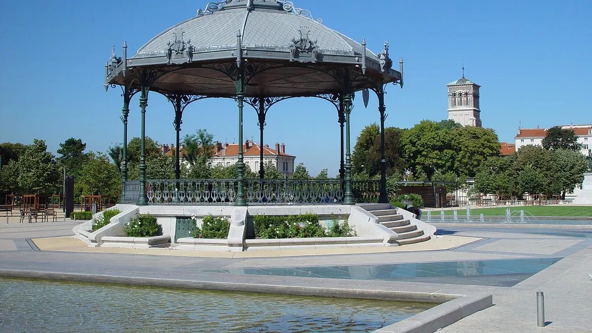 Valence — vue de la commune