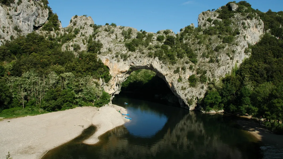 Vallon-Pont-d'Arc — vue de la commune